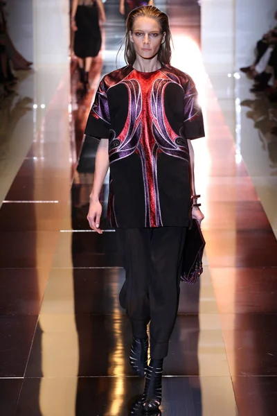 Look 26